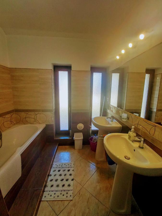 Aqua Apartman Revfulop Luaran gambar